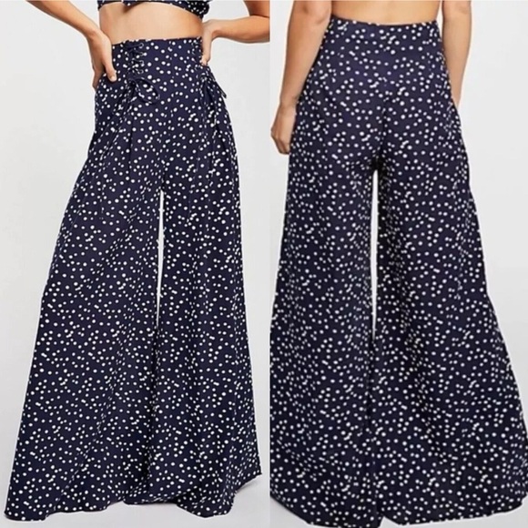 Free People Bette Polka Dot Navy Blue Pants Flate Bell Bottom Size 4 High Waist - Picture 1 of 9